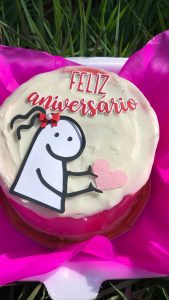 Bolo Bentô- Ideias Bonitas E Engraçadas em 2023  Bolos engraçados de  aniversário, Bolo de aniversario pequeno, Mini bolos de aniversário