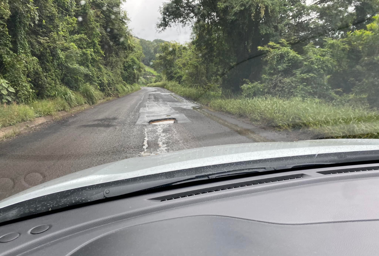 “Espero não ser a próxima vítima”, fala motorista sobre os buracos na estrada entre Seara e Chapecó