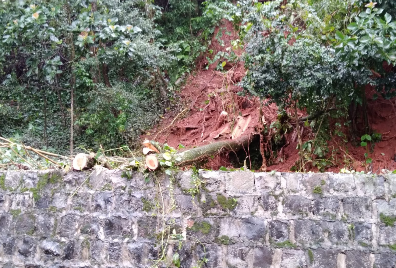 Fotos: Rastros de destruição deixadas em várias regiões devido às fortes chuvas no Oeste
