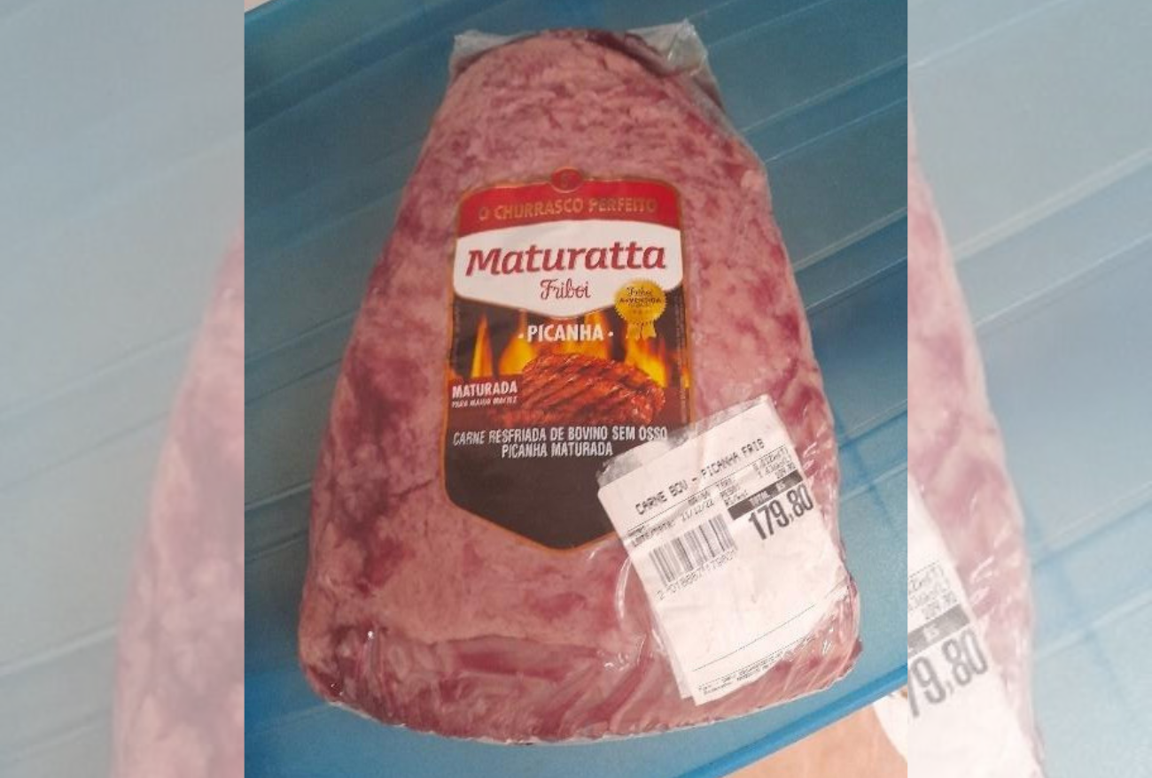 Mulher é flagrada furtando picanha em supermercado no centro de Concórdia