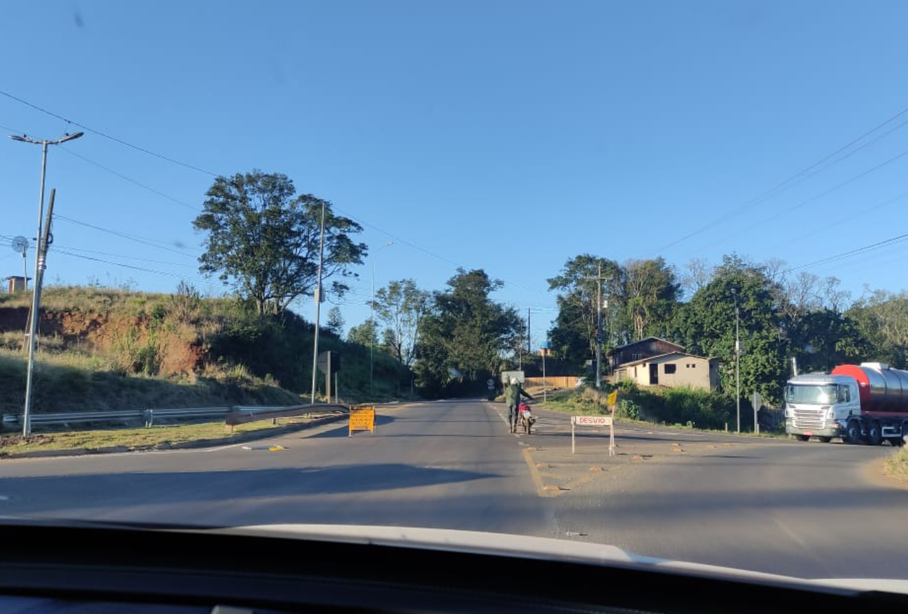 Veículos pesados continuam passando por Seara mesmo com a implantação do Contorno Viário