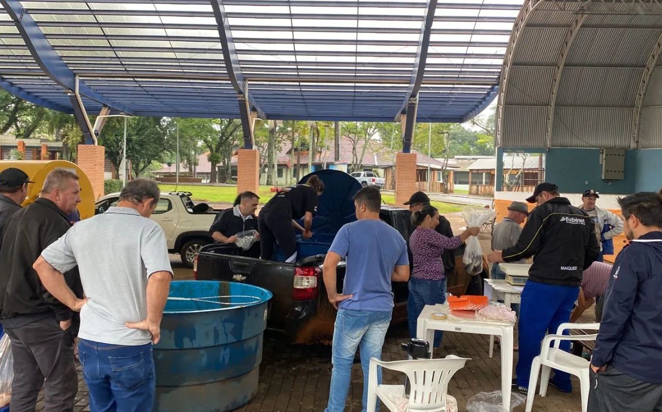 Acontece hoje (06), a Feira do Peixe vivo em Itá