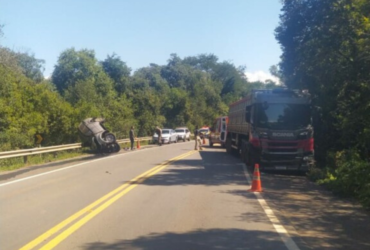Veículo de Concórdia se envolve em grave acidente na BR-282