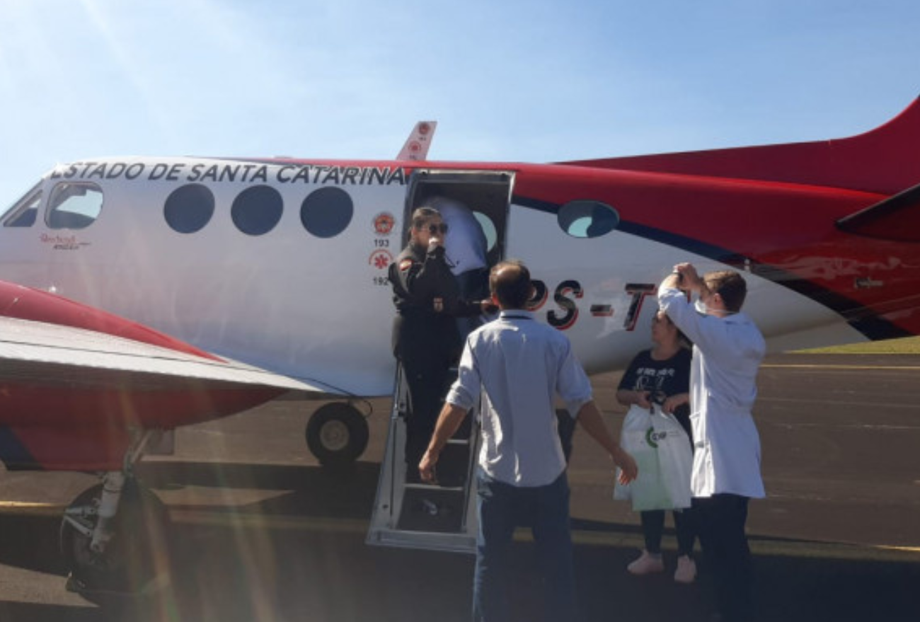 Paciente de Ipumirim é transferida de avião devido a necessidade de UTI