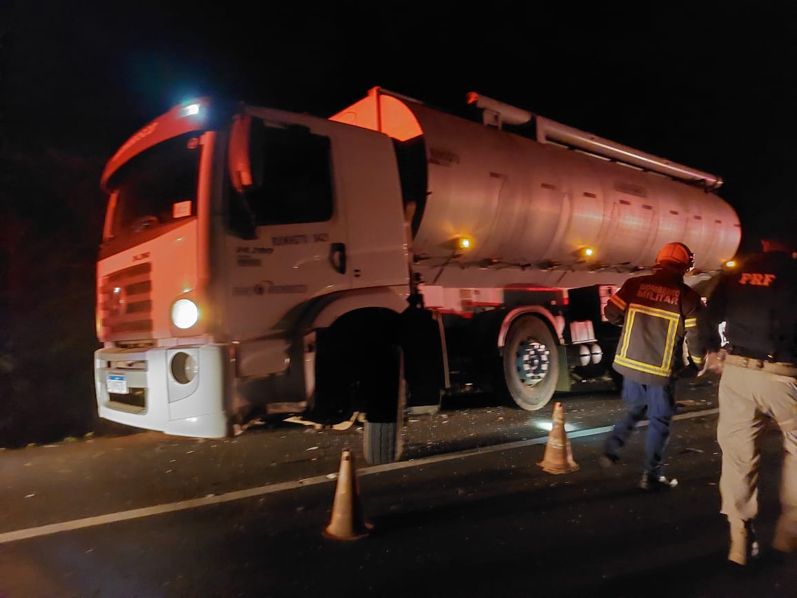 Caminhão com placas de Concórdia se envolve em acidente na BR-282, em Xanxerê
