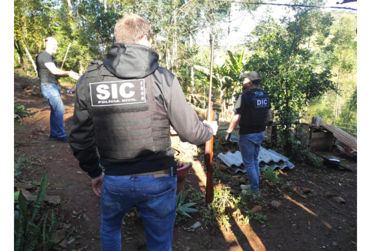 Polícia Civil realiza busca em residência de Concórdia e apreende arma