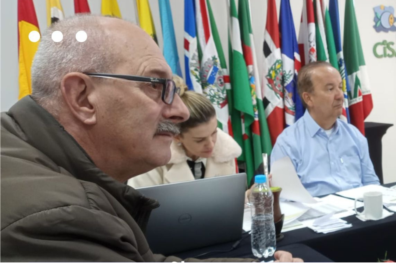 Kiko Canale e demais prefeitos da AMAUC reuniram-se com o governador Jorginho Mello nesta quinta-feira (01)