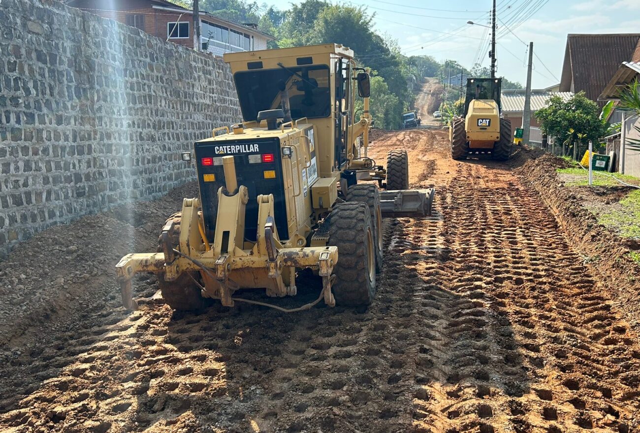 Licitada em 2022, pavimentação asfáltica na Rua Chile e Antônio Possan, tem início nesta semana