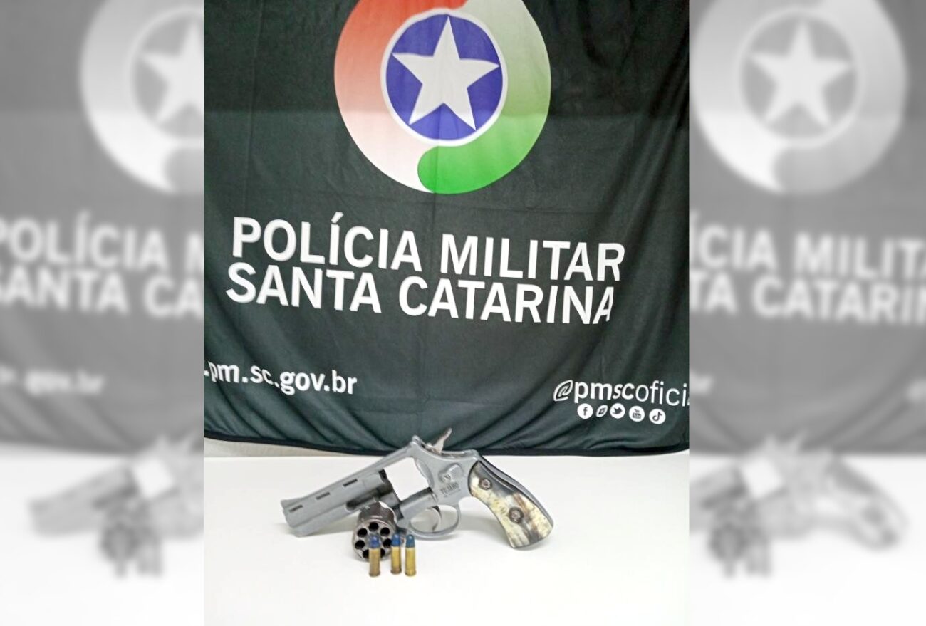 Dois homens são presos pelo porte ilegal de arma de fogo