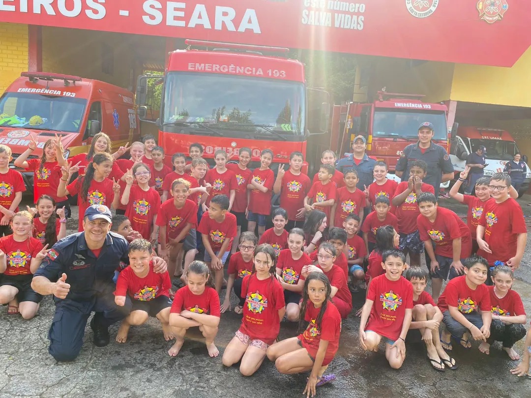 Alunos do 4° ano participam do programa “Bombeiro Mirim”, do Corpo de Bombeiros de Seara