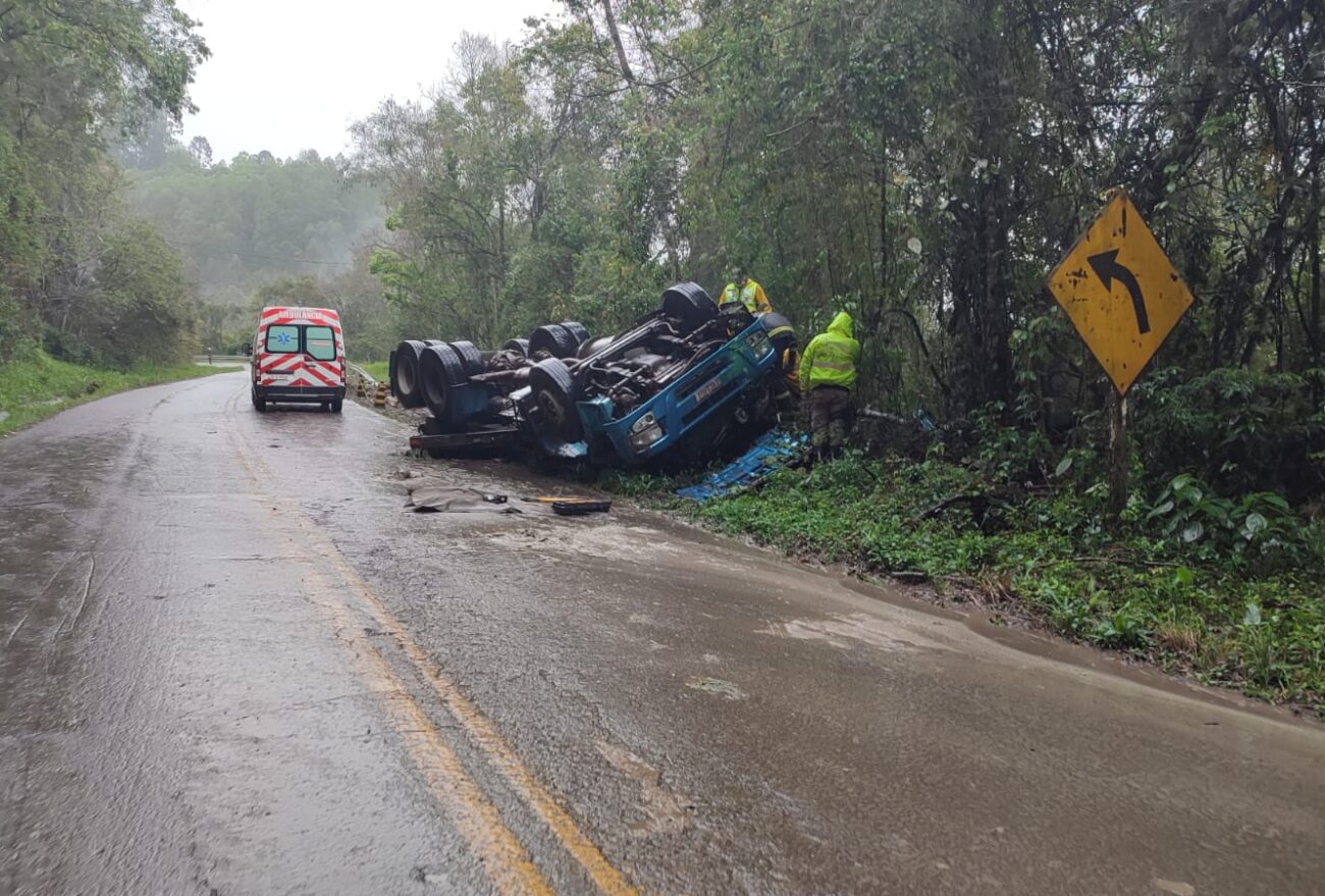 Grave acidente de trânsito deixa vítima fatal na SC-283, em Arvoredo