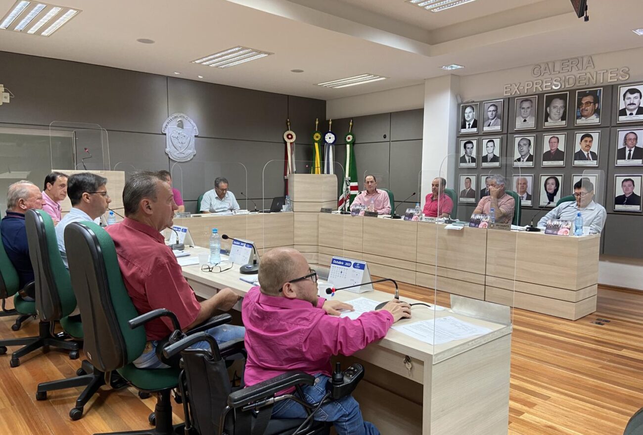 Realizada a primeira Sessão Ordinária de outubro, confira os assuntos abordados: