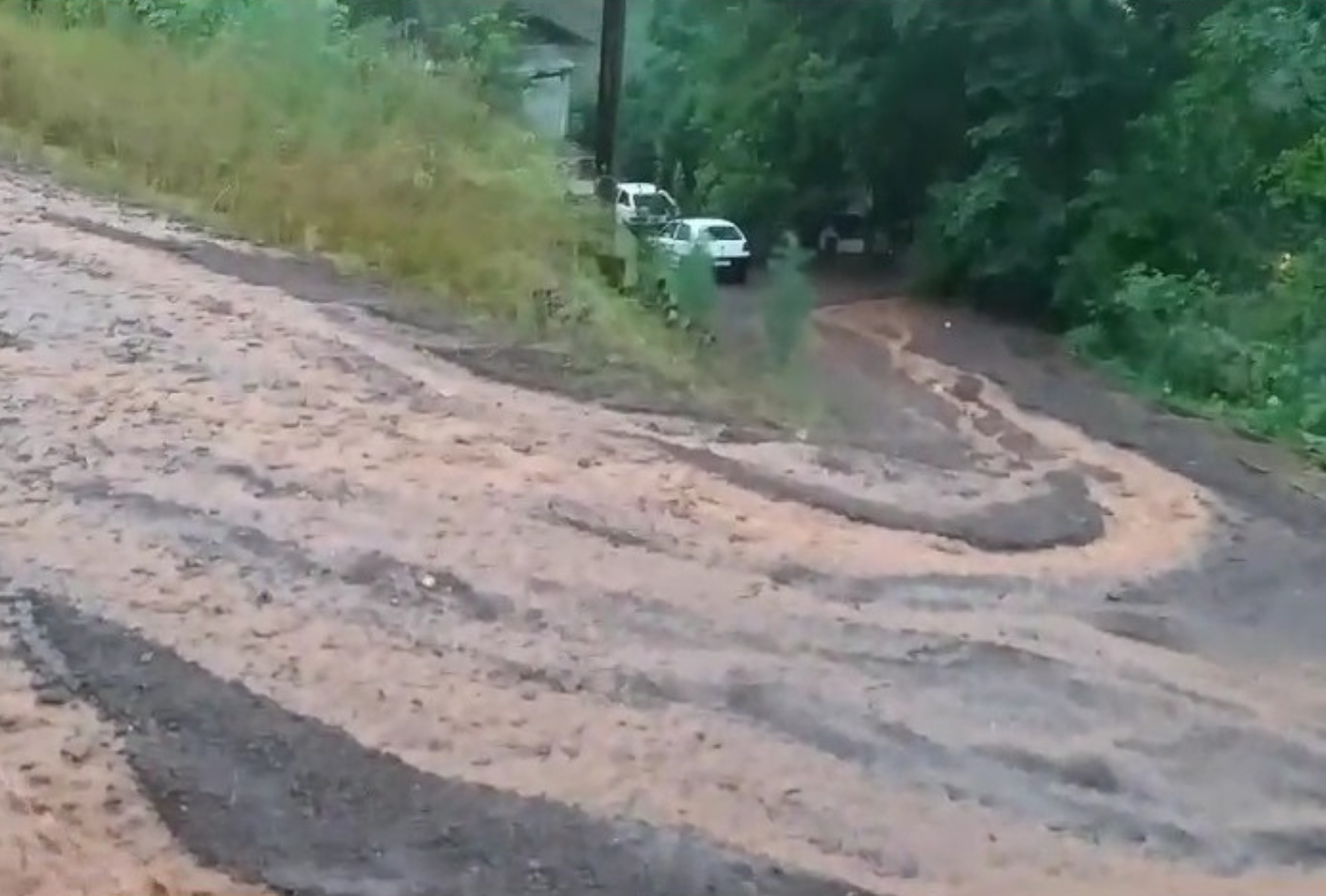 Estragos causados pela chuva já puderam ser registrados no Bairro Nossa Senhora Aparecida