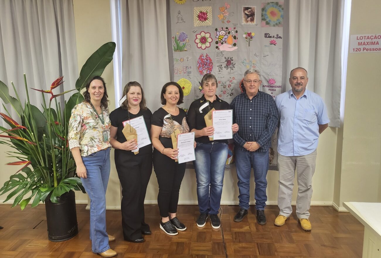 Moradoras de Seara recebem diploma de curso voltado para mulheres agricultoras